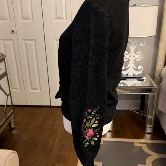 Black Embroidered Sleeve Cardigan Sweater NWT Med - Picture 3 of 6